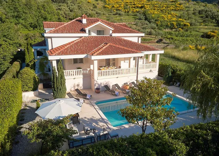 Holiday Home Plasa